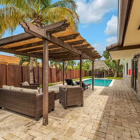 Tropical Oasis With Heated Pool And Bbq Villa